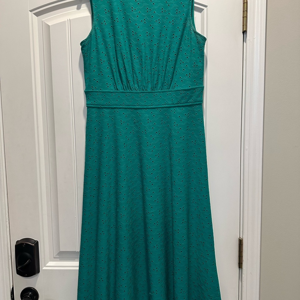 Elegant Green  Sleeveless Dress Eyelet